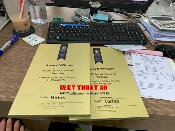 In bảng vinh danh nhân viên xuất sắc, thiết kế bảng vinh danh kỷ niệm chương, in nhanh chất lượng