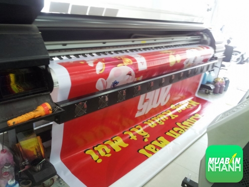 In nhanh hiflex làm phông nền sân khấu tiệc tất niên cuối năm cho showroom xe Chevrolet