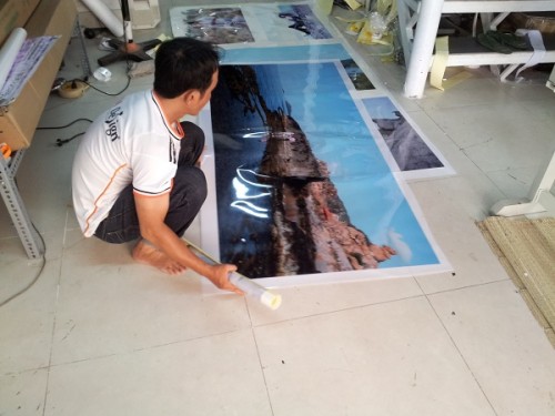 Làm mới không gian nội thất với backlit film khổ lớn bắt sáng có keo